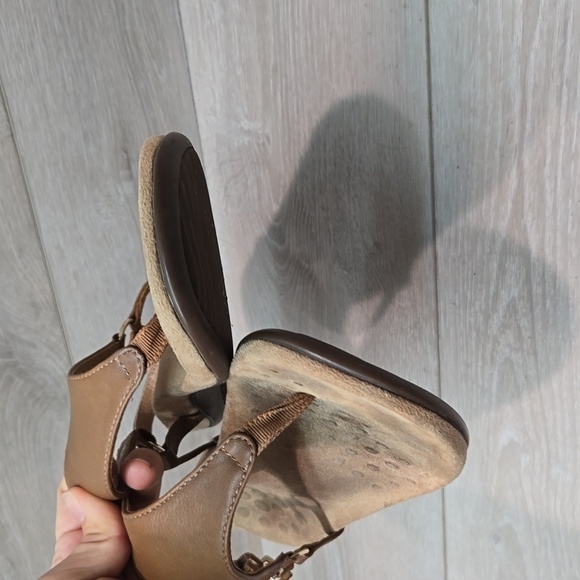 Vionic Women Kirra T strap Thong Leather Sandals Flats shoes sz 7 - Picture 3 of 11